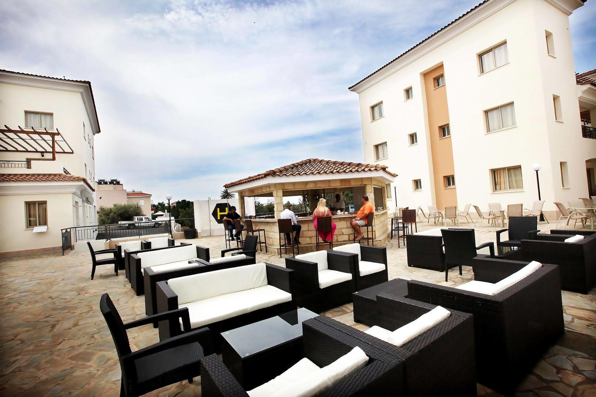 Oracle Exclusive Resort Paphos Eksteriør bilde